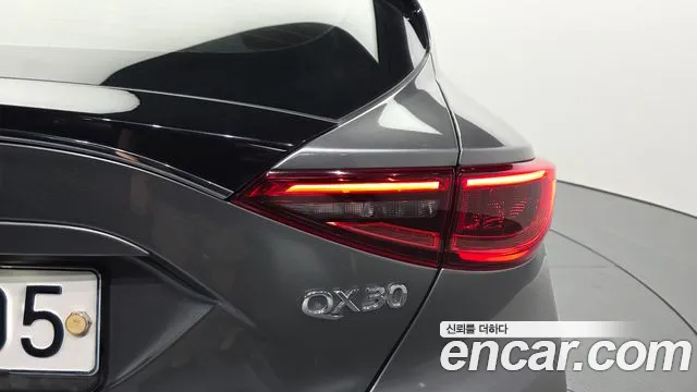 Infiniti QX30 2019 thumb 11