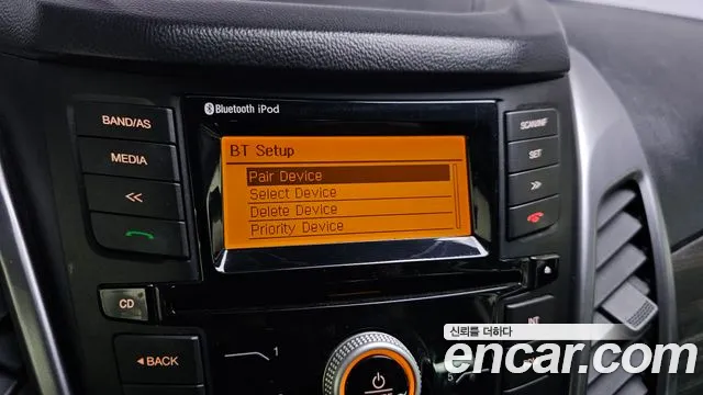 KGM Korando 2015 thumb 2