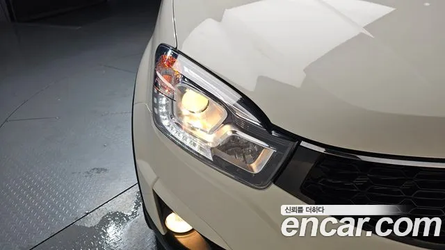 KGM Korando 2015 thumb 5