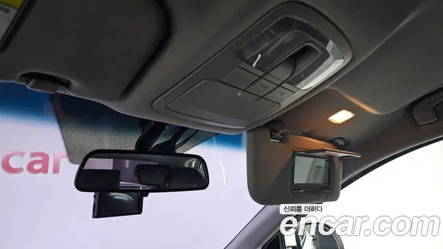 KGM Korando 2015 thumb 9