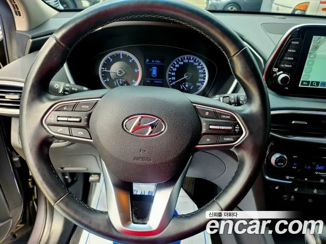 Hyundai Santa Fe 2019 thumb 9
