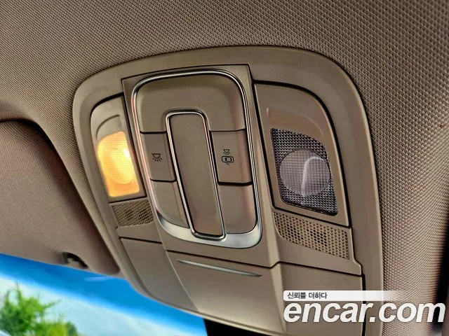 Hyundai Santa Fe 2019 thumb 2
