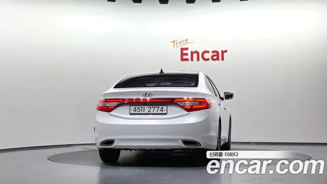 Hyundai Grandeur 2013 thumb 12