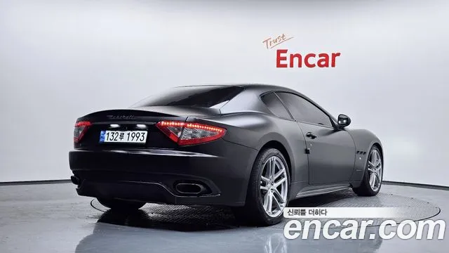 Maserati GranTurismo 2015 thumb 12