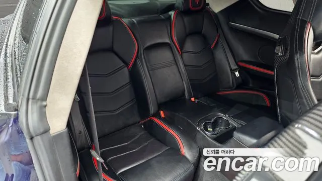 Maserati GranTurismo 2015 thumb 5