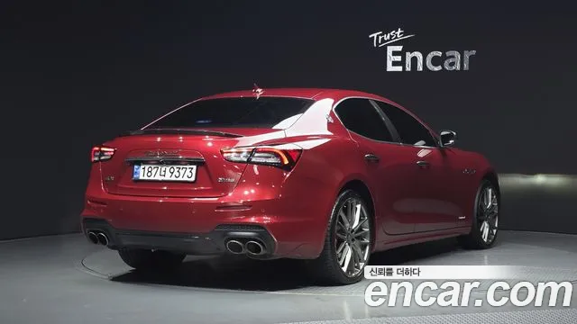 Maserati Ghibli 2017 thumb 7
