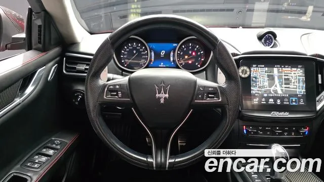 Maserati Ghibli 2017 thumb 10