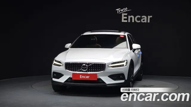 Volvo V60 Cross Country 2021 thumb 9