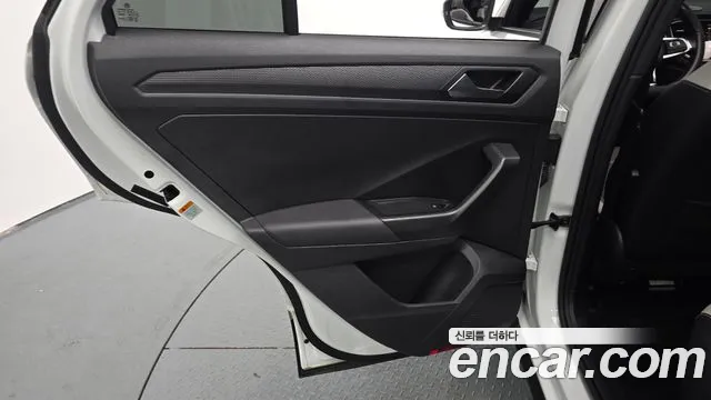 Volkswagen T-Roc 2021 thumb 2