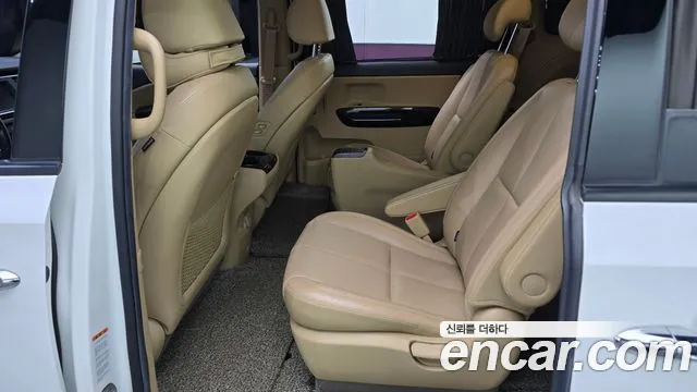 Kia Carnival 2020 thumb 8