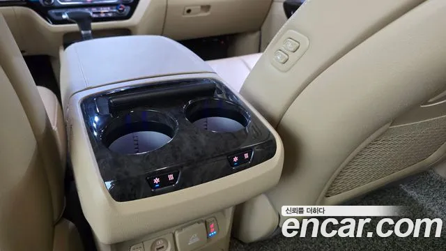 Kia Carnival 2020 thumb 11