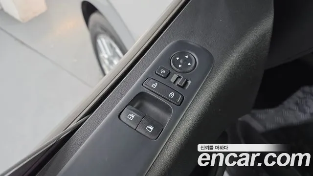 Hyundai Staria 2021 thumb 12