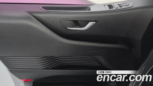 Hyundai Staria 2021 thumb 8