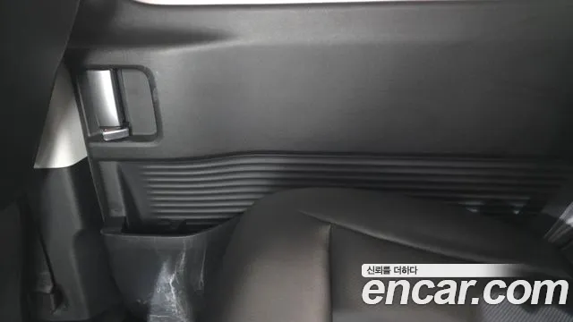 Hyundai Staria 2021 thumb 9