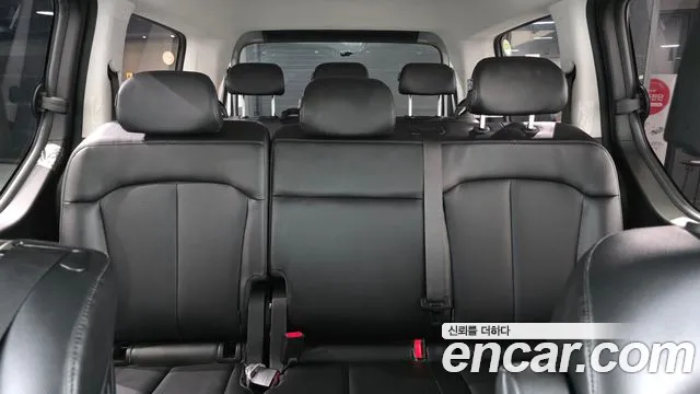 Hyundai Staria 2021 thumb 4