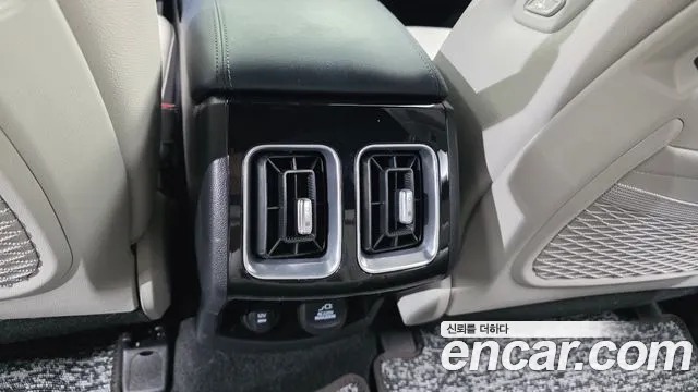 Kia Sorento 2024 thumb 4