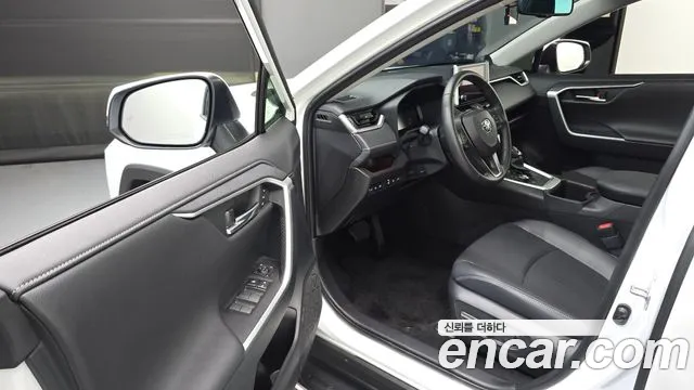 Toyota RAV4 2024 thumb 4