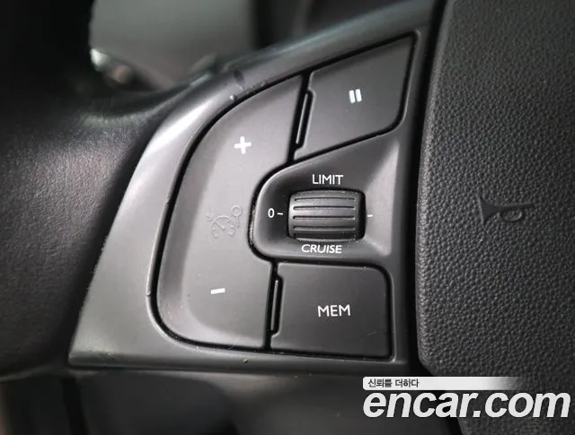 DS C4 Picasso 2018 thumb 3