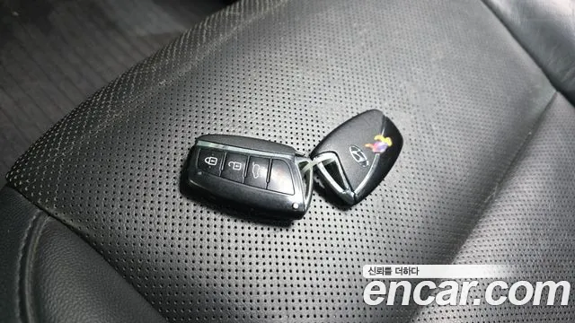 Hyundai Санта Фе 2015 thumb 6