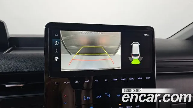Hyundai Staria 2023 thumb 5