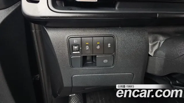 Hyundai Staria 2023 thumb 9