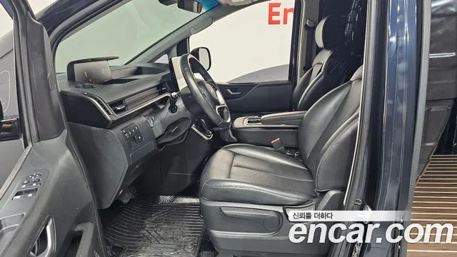 Hyundai Staria 2023 thumb 12