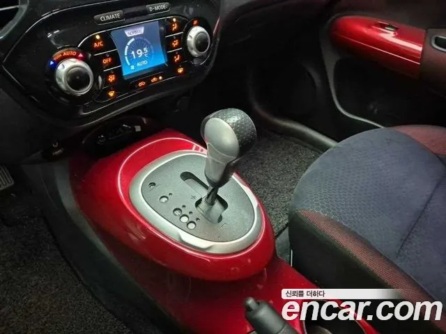 Nissan Juke 2013 thumb 9