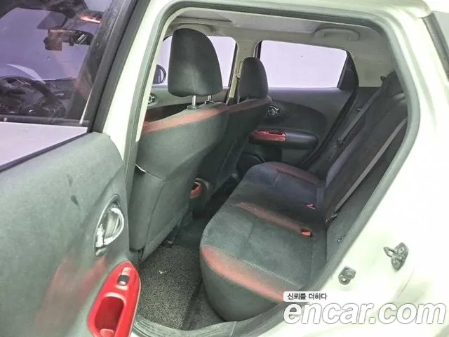 Nissan Juke 2013 thumb 12