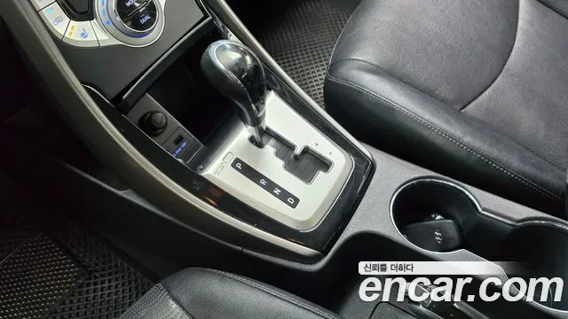 Hyundai Avante 2012 thumb 3