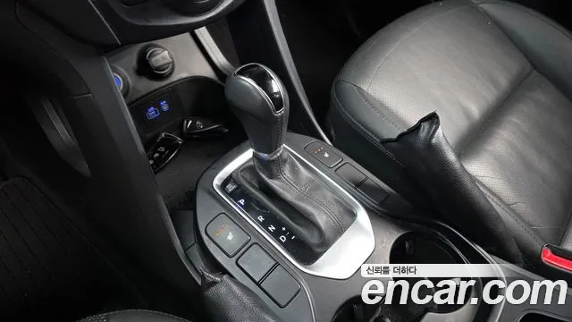 Hyundai Santafe 2016 thumb 7