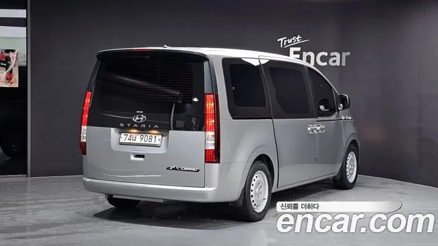 Hyundai Staria 2021 thumb 2