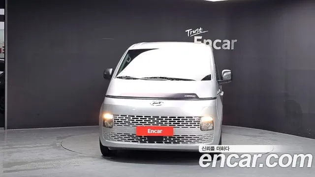 Hyundai Staria 2021 thumb 3