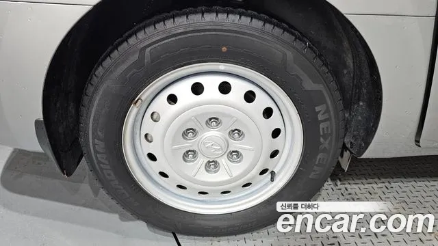 Hyundai Staria 2021 thumb 5