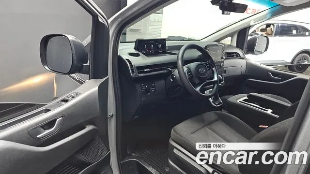 Hyundai Staria 2021 thumb 10