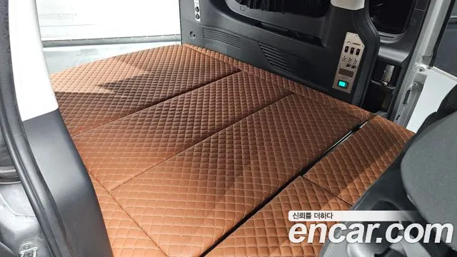 Hyundai Staria 2021 thumb 11