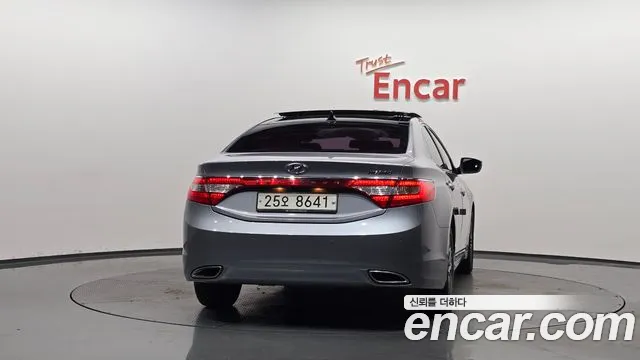 Hyundai Grandeur 2014 thumb 10