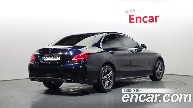Mercedes-Benz C-Class 2021 thumb 9
