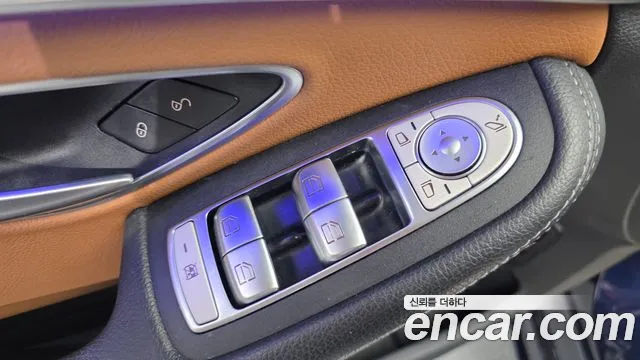 Mercedes-Benz C-Class 2021 thumb 4