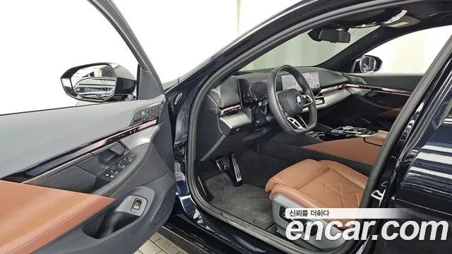 BMW 5 серии 2024 thumb 4