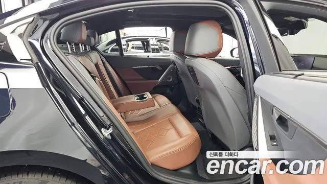 BMW 5 серии 2024 thumb 2