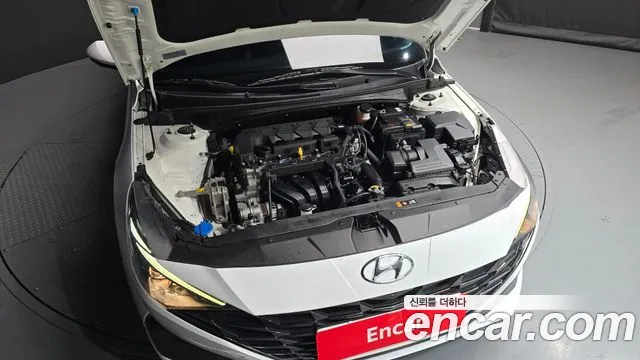 Hyundai Elantra 2023 thumb 3