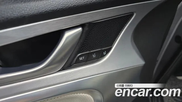 Genesis G70 2019 thumb 11