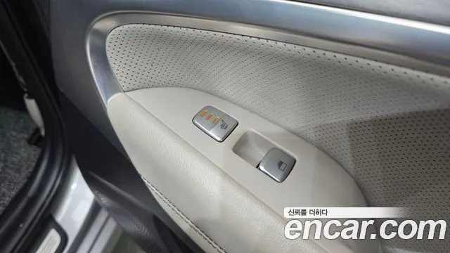 Genesis G70 2019 thumb 2