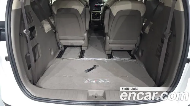 Kia Carnival 2021 thumb 9