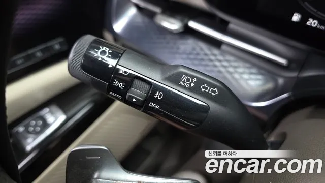 Kia Carnival 2021 thumb 10