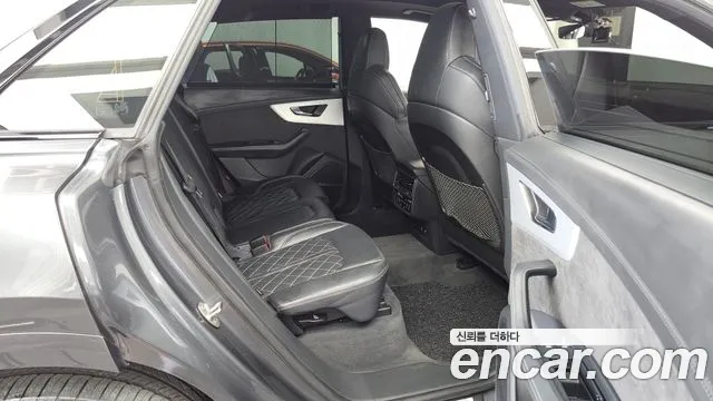 Audi Q8 2021 thumb 2