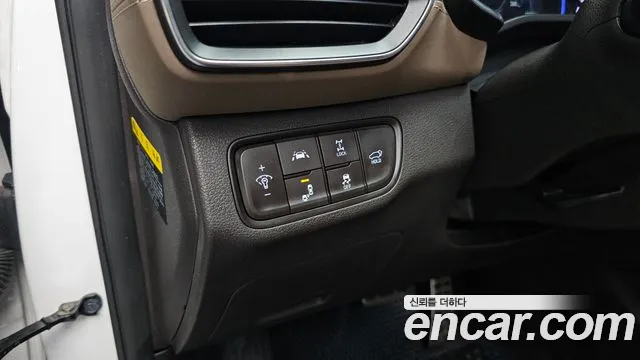 Hyundai Santa Fe 2018 thumb 8