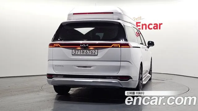 Kia Carnival 2023 thumb 8