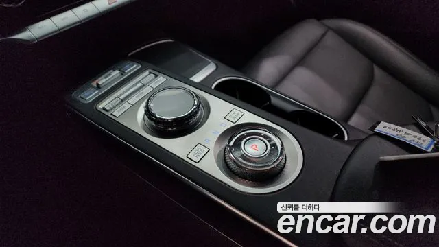 Genesis GV70 2021 thumb 12