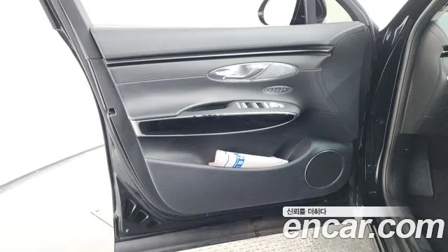 Genesis GV70 2021 thumb 6